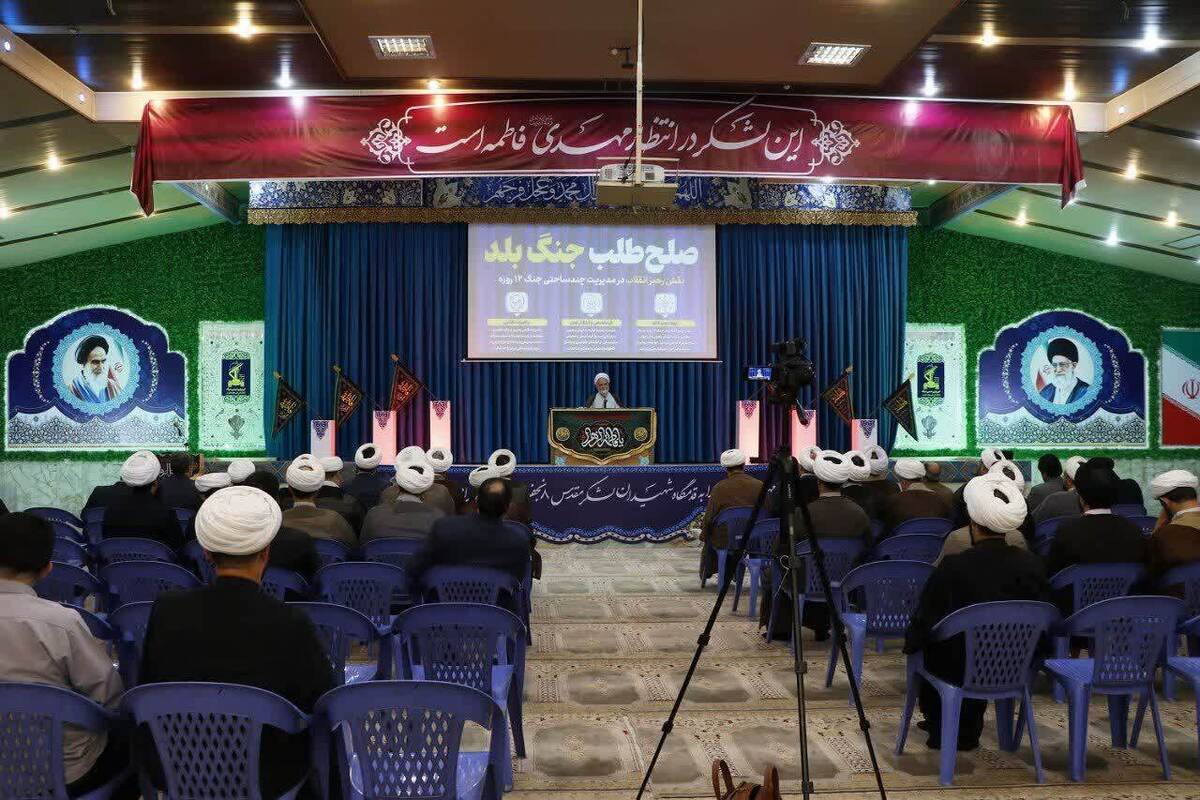 روحانیت محور جهاد فرهنگی و ادامه‌دهنده راه شهدا است