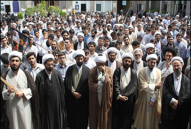 نه فسیل، نه نهالفروش؛ چرا باید کنشگری اجتماعی طلاب از سال اول، امری الزامی باشد؟ نه فسیل، نه نهالفروش؛ چرا باید کنشگری اجتماعی طلاب از سال اول، امری الزامی باشد؟