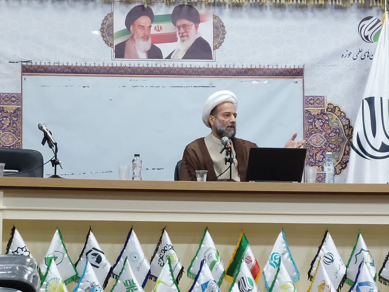 نشست هم اندیشی علمی«ابعاد نظریه اجتماعی علامه طباطبایی برگزار شد نشست هم اندیشی علمی«ابعاد نظریه اجتماعی علامه طباطبایی برگزار شد