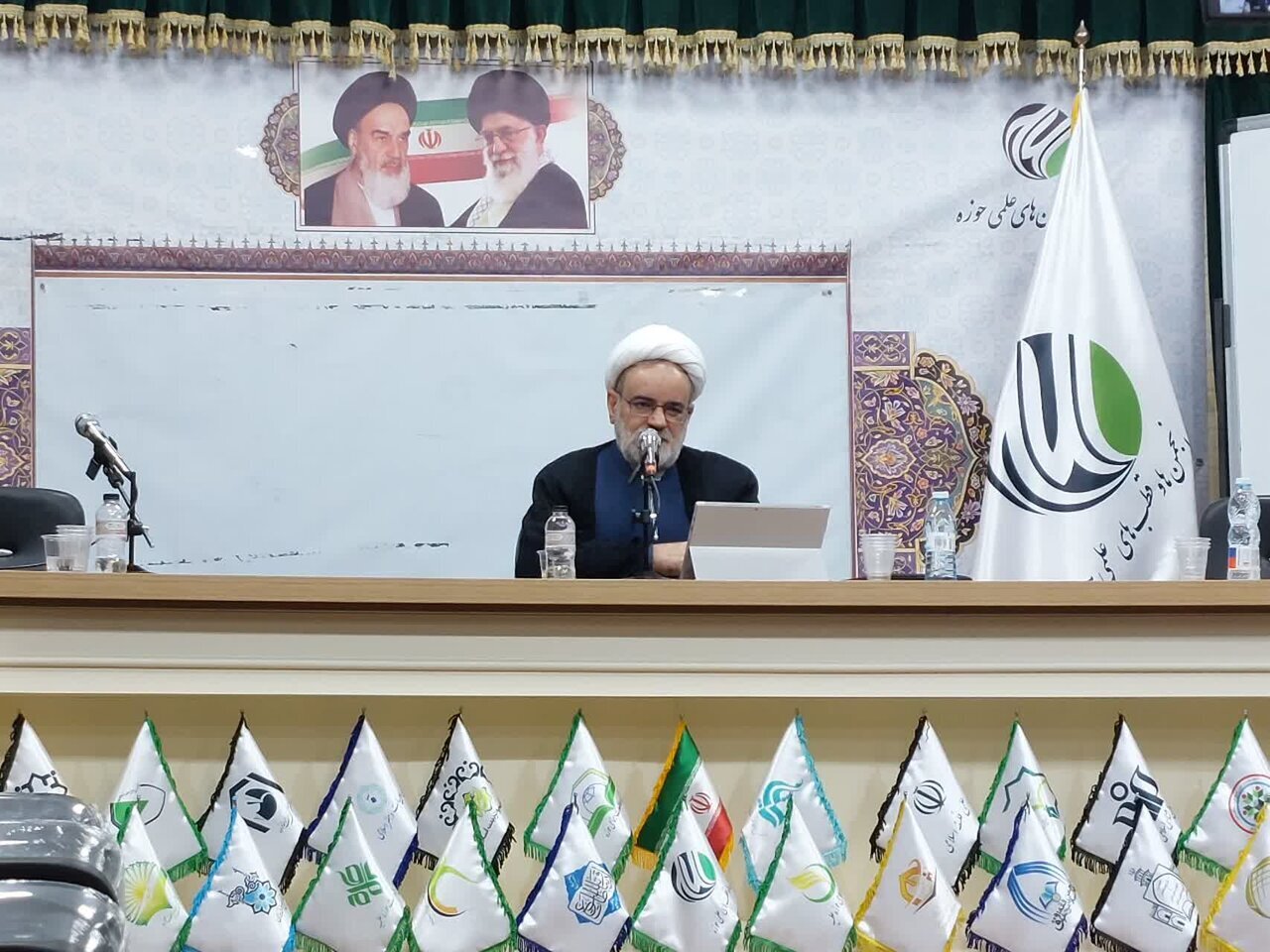 نشست هم اندیشی علمی«ابعاد نظریه اجتماعی علامه طباطبایی برگزار شد نشست هم اندیشی علمی«ابعاد نظریه اجتماعی علامه طباطبایی برگزار شد