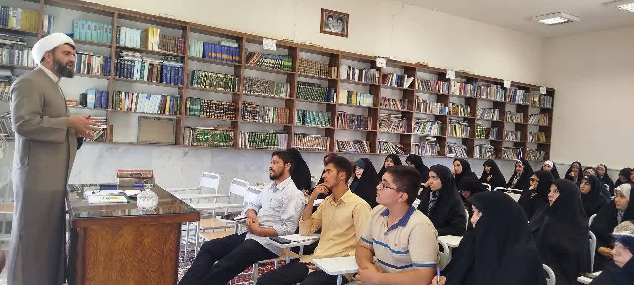 برگزاری دوره تخصصی سبک زندگی مهدوی در بناب با حضور حجت‌الاسلام عابدی + تصاویر