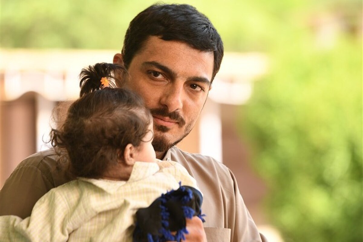 نگاهی به تصویر شهید زین‌الدین روی پرده سینما؛ لبخند آرام یک فرمانده