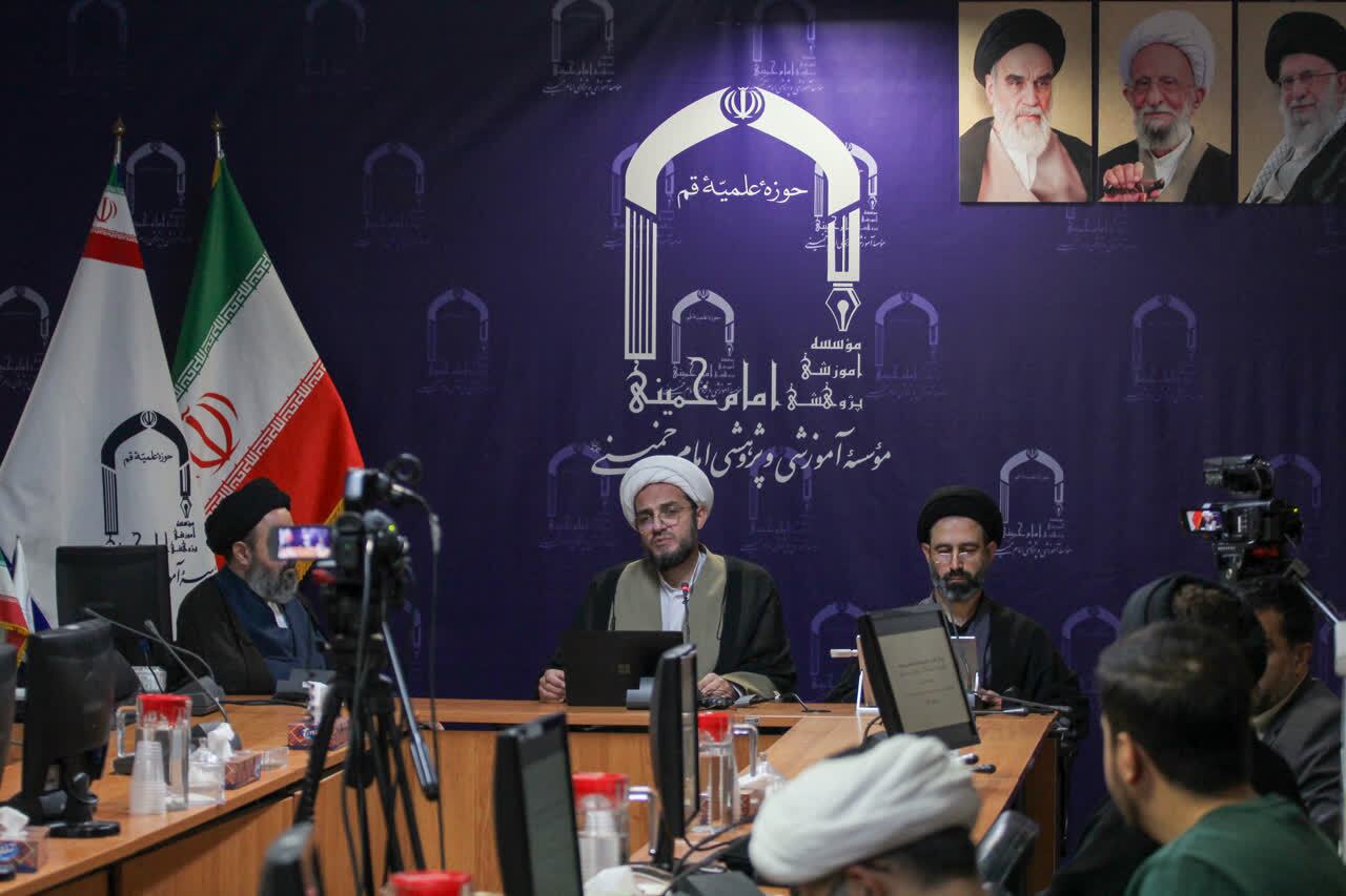 توسعه بازار آزاد و حاکمیت نظام قیمت‌ها نمونه‌ای از نفوذ سکولاریسم در اقتصاد کشورهای اسلامی است