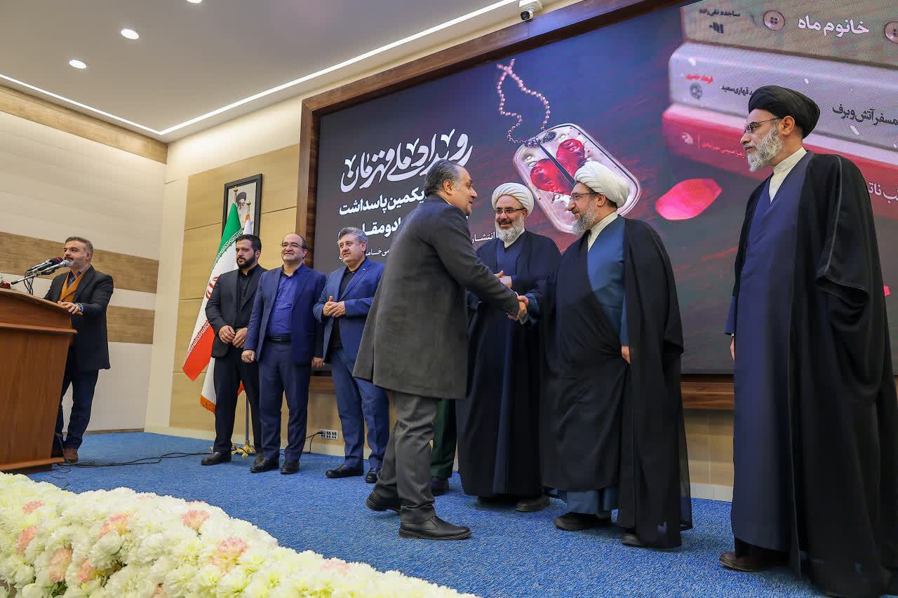 حضور امام جمعه تبریز در مراسم پاسداشت نقش‌آفرینی بانوان قهرمان+ تصاویر