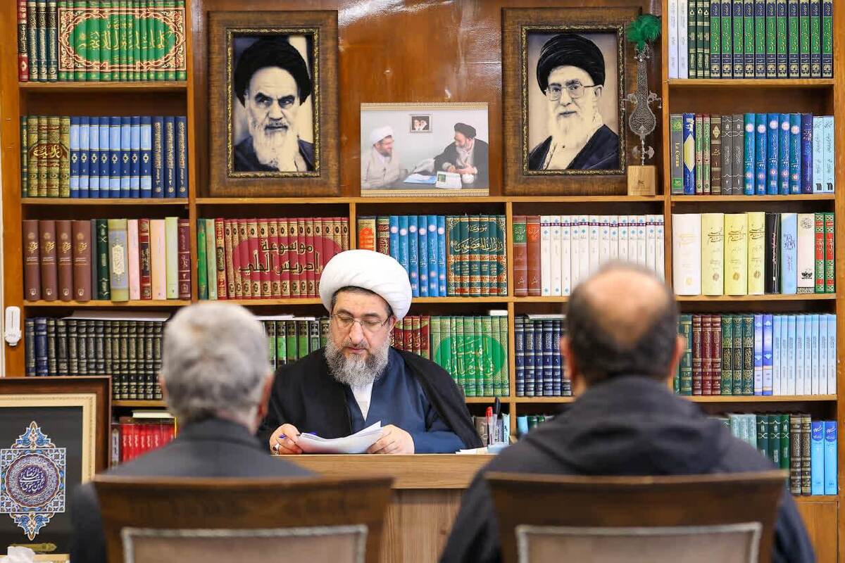 دیدار هفتگی نماینده ولی‌فقیه با اقشار مختلف مردم در تبریز+ تصاویر