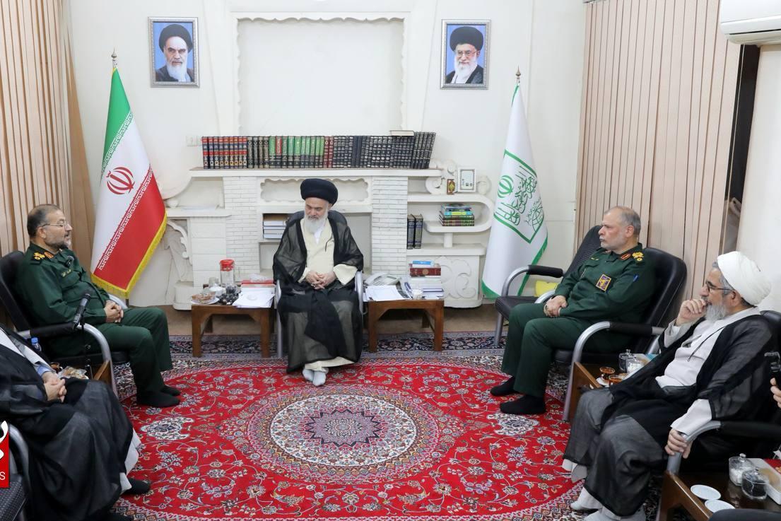 تأکید مراجع و علما بر نقش بی‌بدیل بسیج در صیانت از هویت دینی و امنیت ملی/م