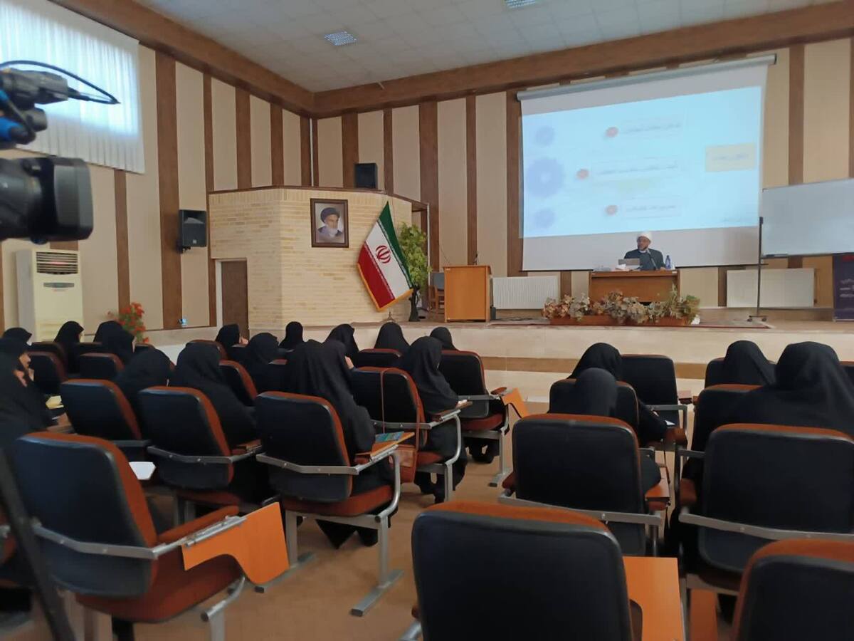 آغاز سومین روز اجلاس معاونان آموزش مدیریت های استانی حوزه های علمیه خواهران