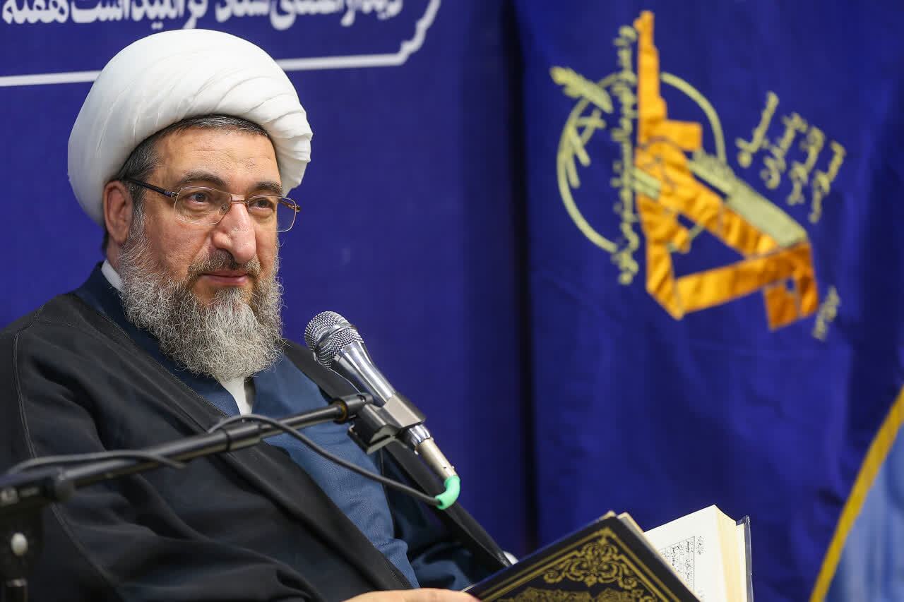 بسیج پرچمدار آگاهی، امنیت و امید ملی است +تصاویر بسیج پرچمدار آگاهی، امنیت و امید ملی است +تصاویر