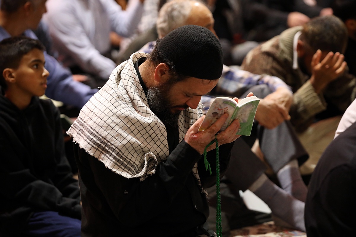 گزارش عزای فاطمی با حضور دو شهید گمنام در حرم حضرت معصومه/م گزارش عزای فاطمی با حضور دو شهید گمنام در حرم حضرت معصومه/م