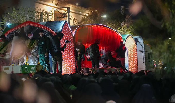 آیین استقبال مردم کاشان دیارمیانداران از کاروان اهالی بهشت + گزارش تصویری آیین استقبال مردم کاشان دیارمیانداران از کاروان اهالی بهشت + گزارش تصویری