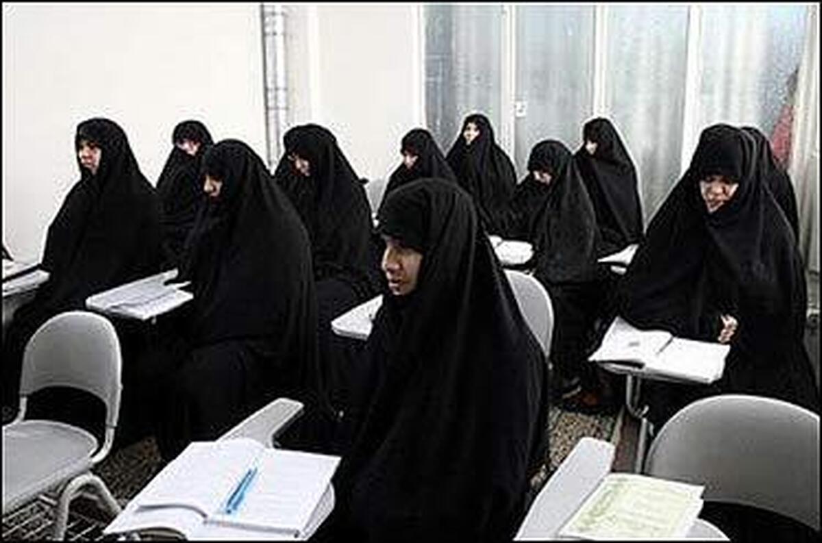 نشست فاطمی در مدرسه علمیه مرند