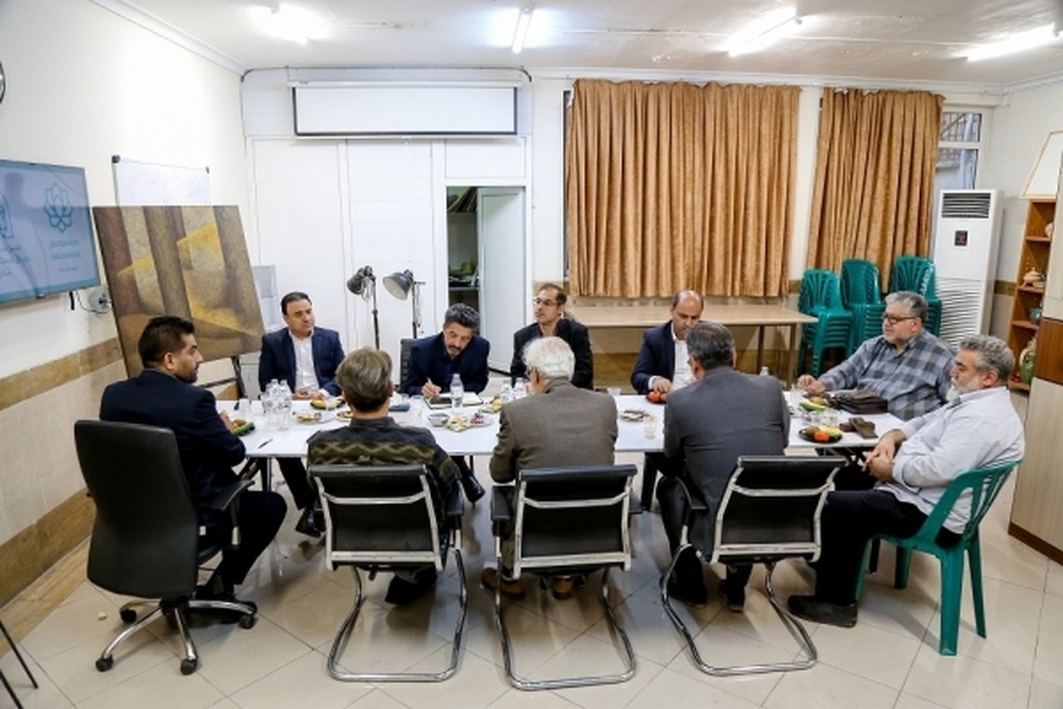 تفاهم‌نامه همکاری بین انجمن هنر‌های تجسمی و سازمان سیما و منظر شهرداری قم امضا شد