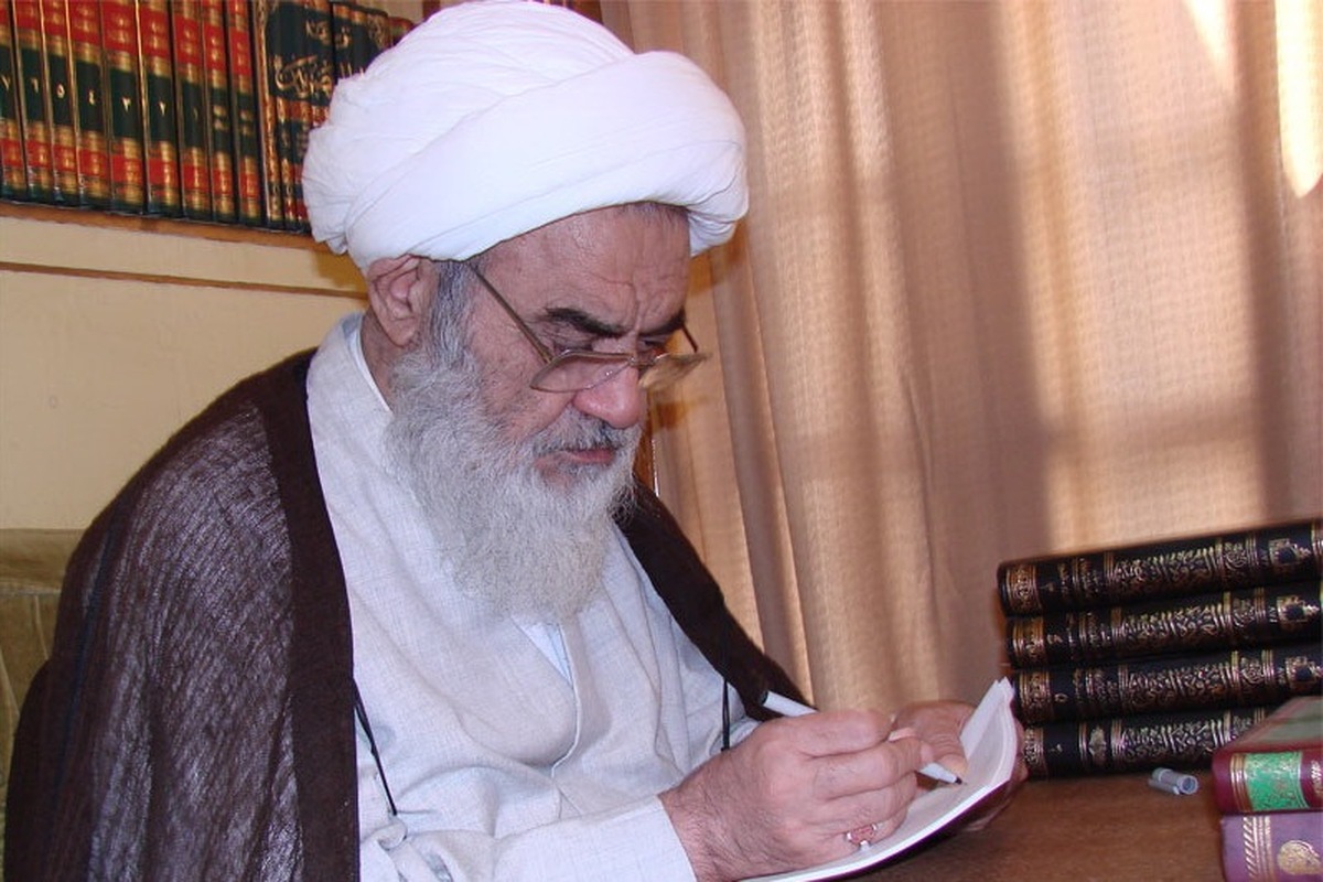 کارنامه مجاهدت علمی و معنوی مرحوم آیت‌الله دهکردی تحسین‌برانگیز است