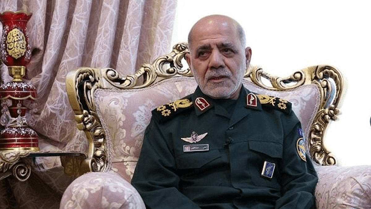 سردار شادمانی نقشه‌های عملیاتی را جمع‌بندی می‌کرد