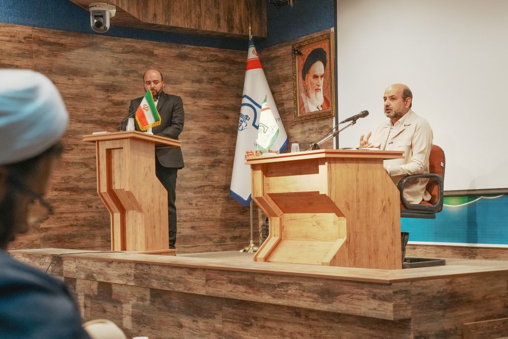  گزارشی از اکران و نقد مستند «دین‌داری» در دانشگاه باقرالعلوم