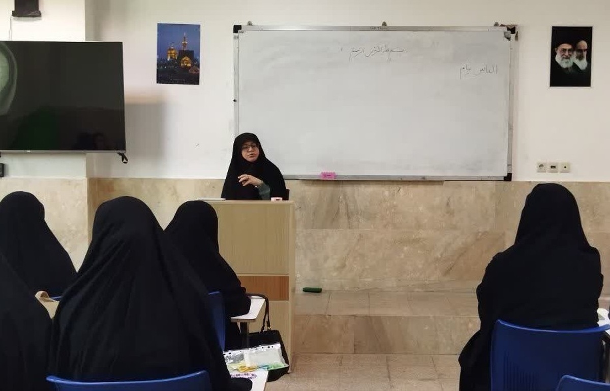 برگزاری کارگاه «بازخوانی هویت زنانه از منظر اسلام» درمدرسه علمیه فاطمة الزهرا شیراز