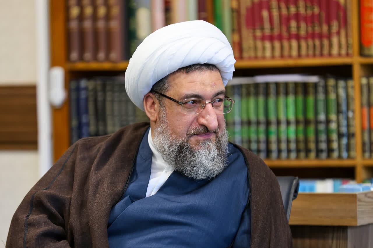 سیاست خارجی بدون هدایت رهبری به انحراف می‌رود+ تصاویر