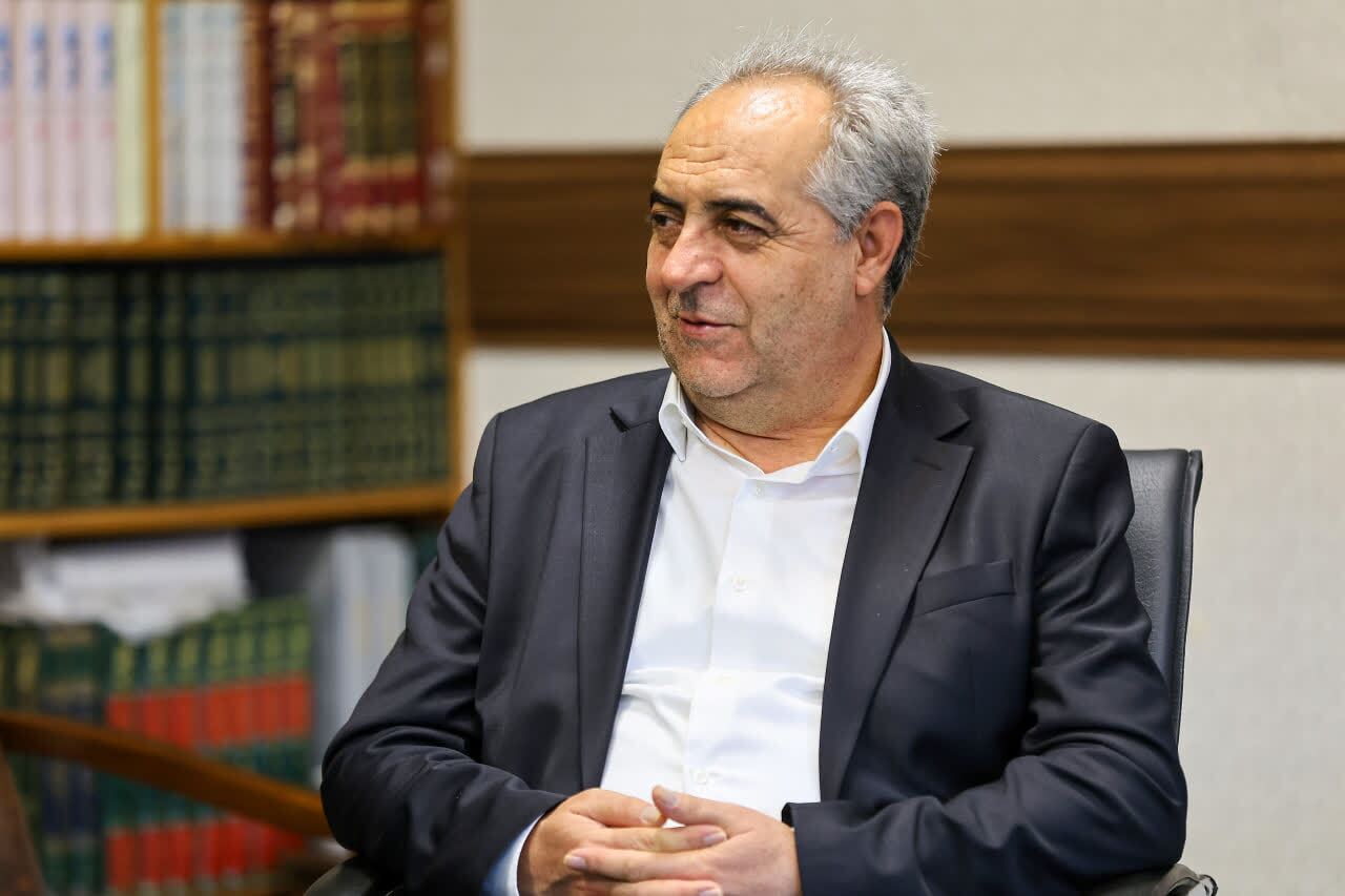 سیاست خارجی بدون هدایت رهبری به انحراف می‌رود+ تصاویر