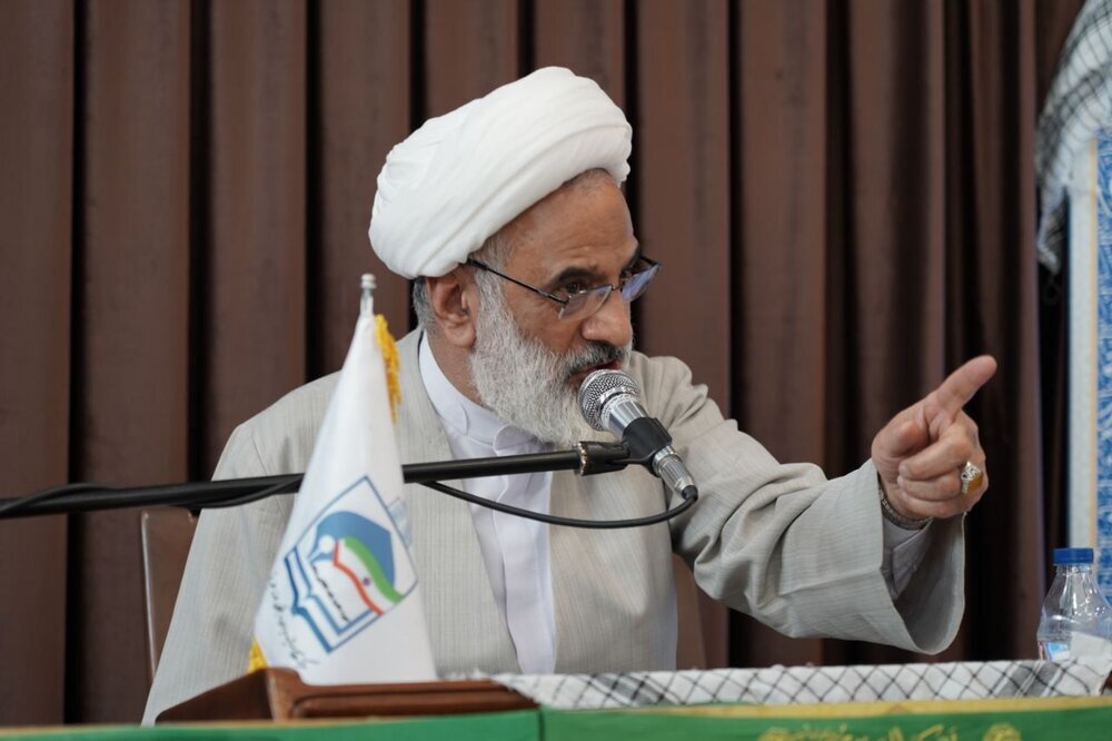 فتح لانه جاسوسی، شکستن استعمار جهانی و سیلی به آمریکا بود فتح لانه جاسوسی، شکستن استعمار جهانی و سیلی به آمریکا بود