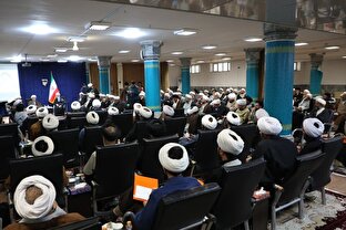 فلسفه باید از انتزاع فاصله گرفته و در متن جامعه جریان یابد