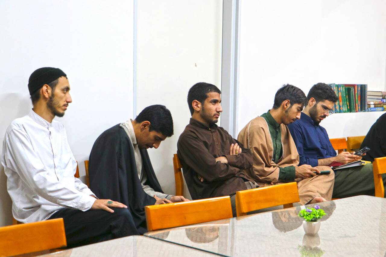 چرا جامعه مسلمانان پس از رحلت پیامبر(ص) مسیر خود را تغییر داد؟ چرا جامعه مسلمانان پس از رحلت پیامبر(ص) مسیر خود را تغییر داد؟