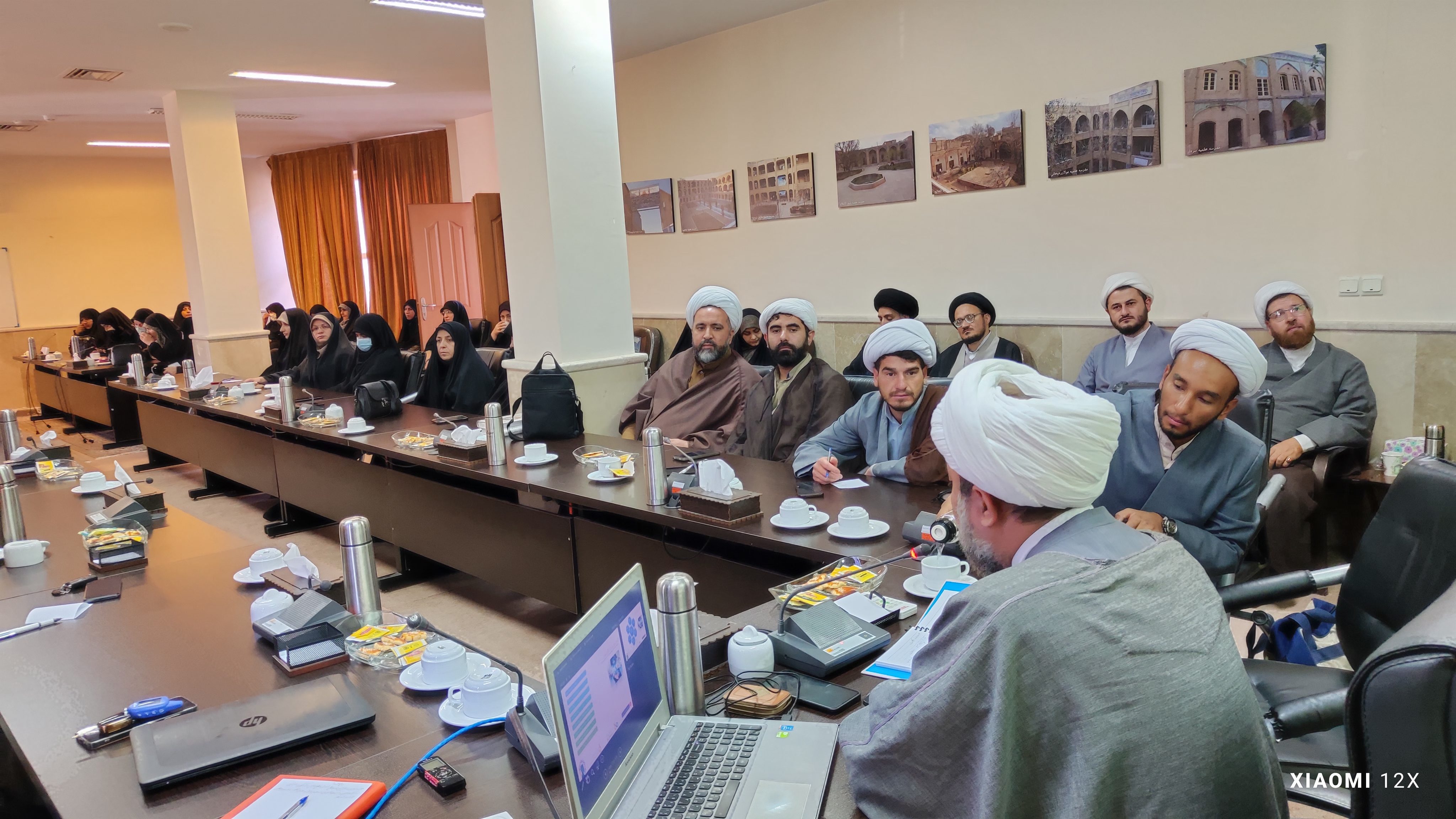 حوزه‌های علمیه در گذار از نسل Z به نسل آلفا؛ / آینده تربیت طلاب در عصر هوش مصنوعی