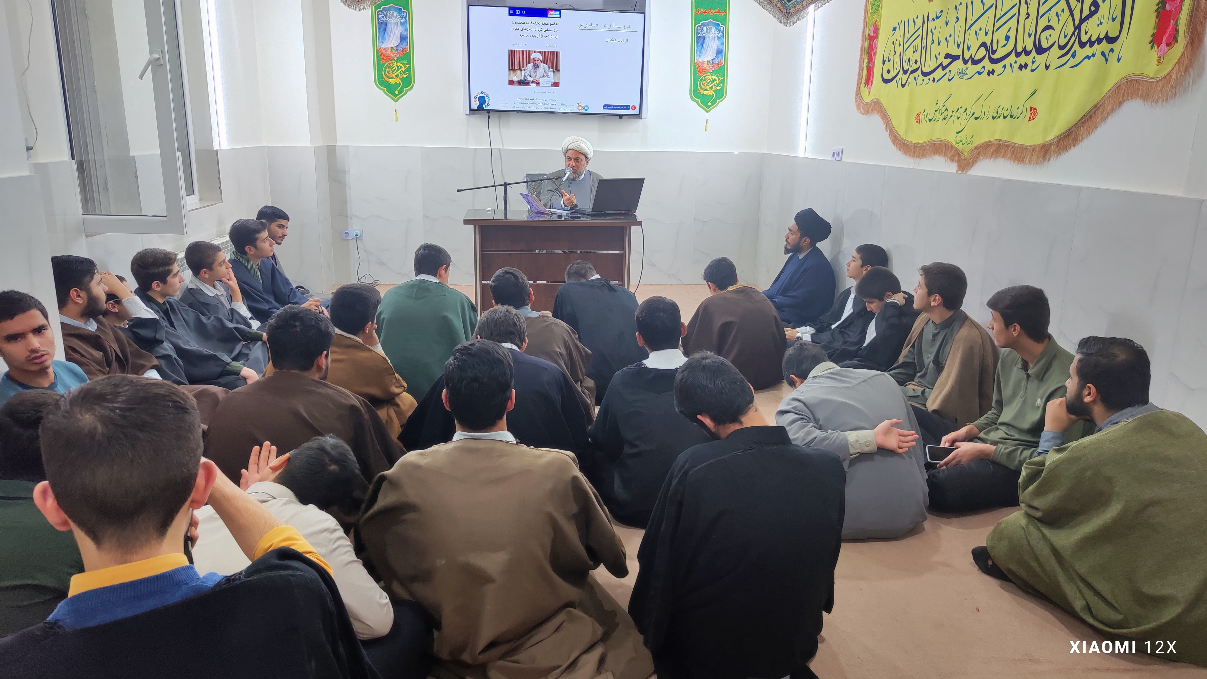 حوزه‌های علمیه در گذار از نسل Z به نسل آلفا؛ / آینده تربیت طلاب در عصر هوش مصنوعی