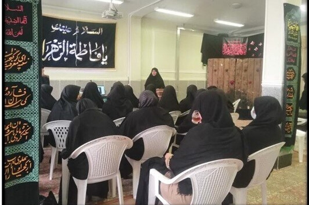 نشست «نقش کتاب و کتابخوانی طلاب» در مدرسه علمیه الزهرا نطنز برگزار شد