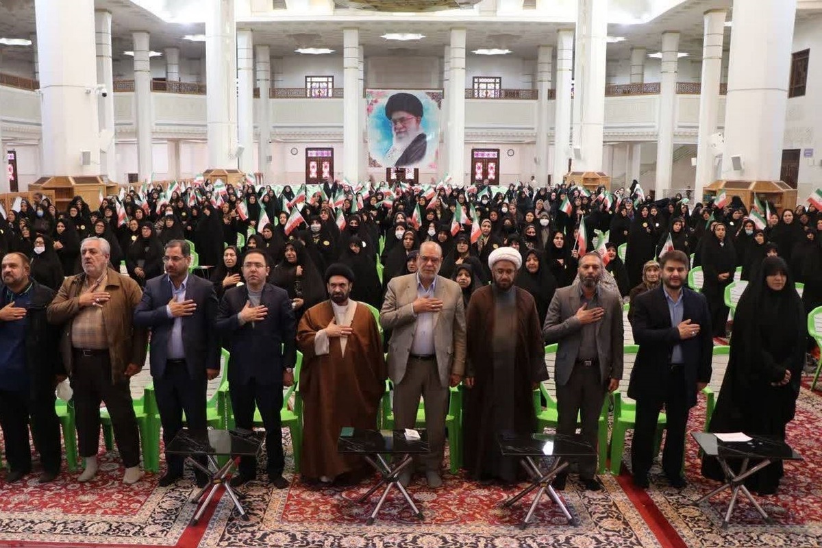 آیین تجلیل و تکریم از مادران و همسران شهدا در حرم شاهچراغ برگزار شد