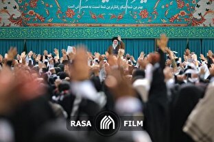 دیدار هزاران نفر از زنان و دختران با رهبر معظم انقلاب