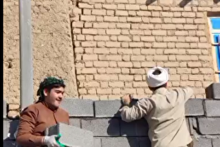 ساخت خانه برای خانواده محروم توسط طلاب جهادی سنقر