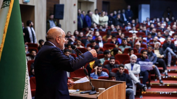 پرسش و پاسخ داغ دانشجویی با قالیباف؛ از حجاب تا فیلترینگ