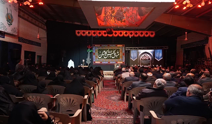 رونمایی از کُمیک موشن «پای کار انقلاب» در کاشان