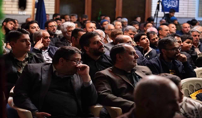 رونمایی از کُمیک موشن «پای کار انقلاب» در کاشان