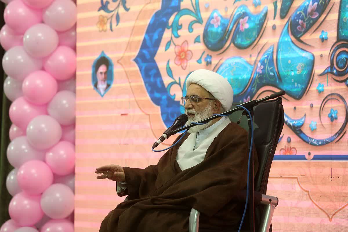 جشن ازدواج دانشجویی ۷۳۰ زوج دانشجو در حرم حضرت معصومه(س) جشن ازدواج دانشجویی ۷۳۰ زوج دانشجو در حرم حضرت معصومه(س)