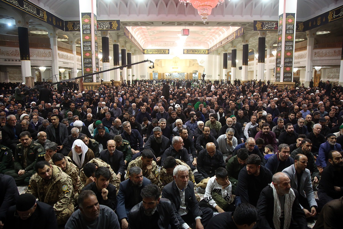 دفاع فاطمی ادامه بعثت بود/ امروز نیز باید مقابل سلطه‌پذیری ایستاد