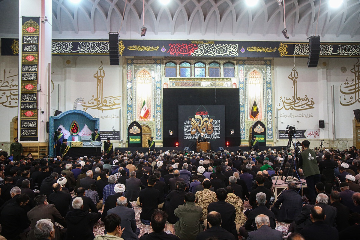 دفاع فاطمی ادامه بعثت بود/ امروز نیز باید مقابل سلطه‌پذیری ایستاد