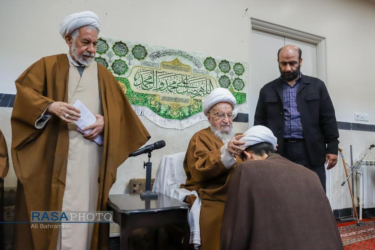 جشن میلاد حضرت زهرا و عمامه گذاری طلاب با حضور مراجع تقلید