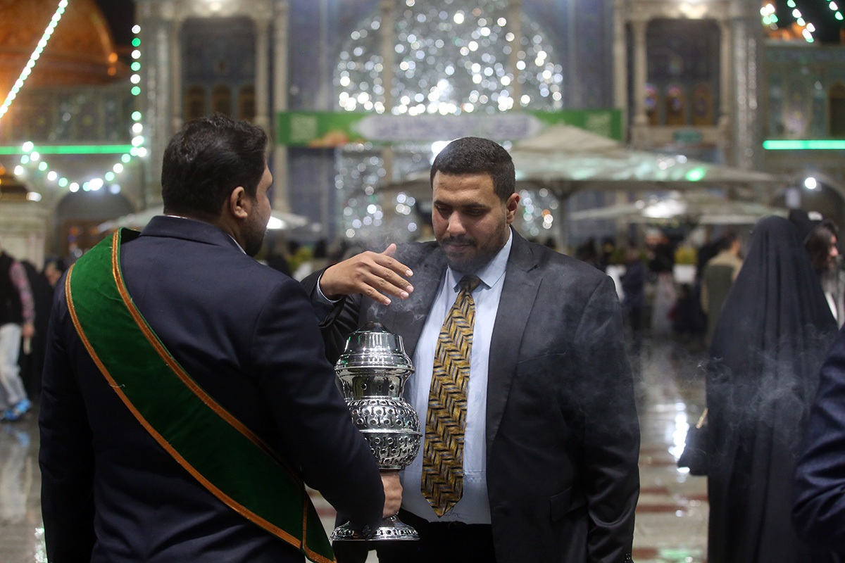 حرم حضرت معصومه در شام میلاد حضرت زهرا غرق در شور و معنویت