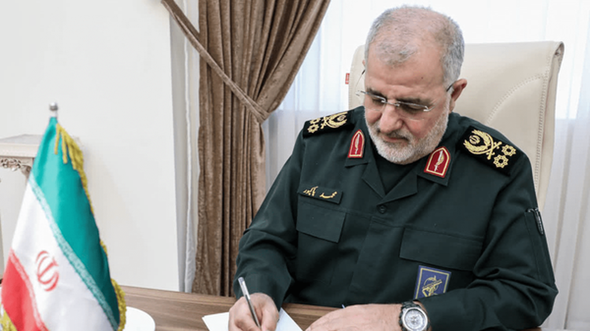 زن ایرانی محور خانواده و ستون جامعه است