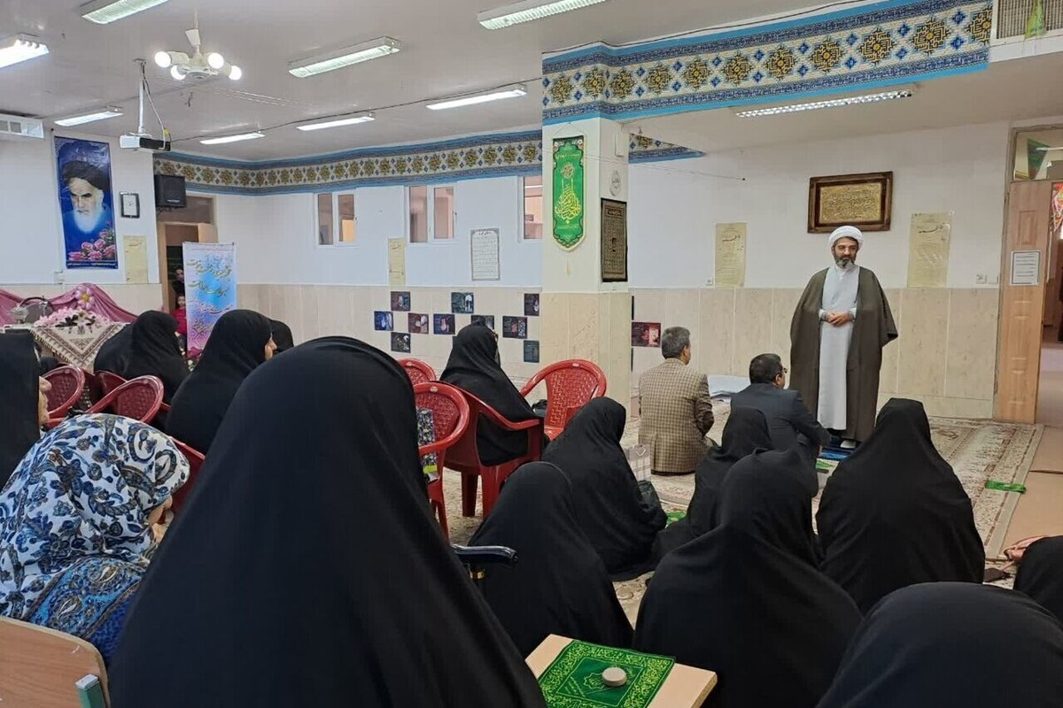 مراسم تکریم مادران و همسران شهدا در نائین برگزار شد