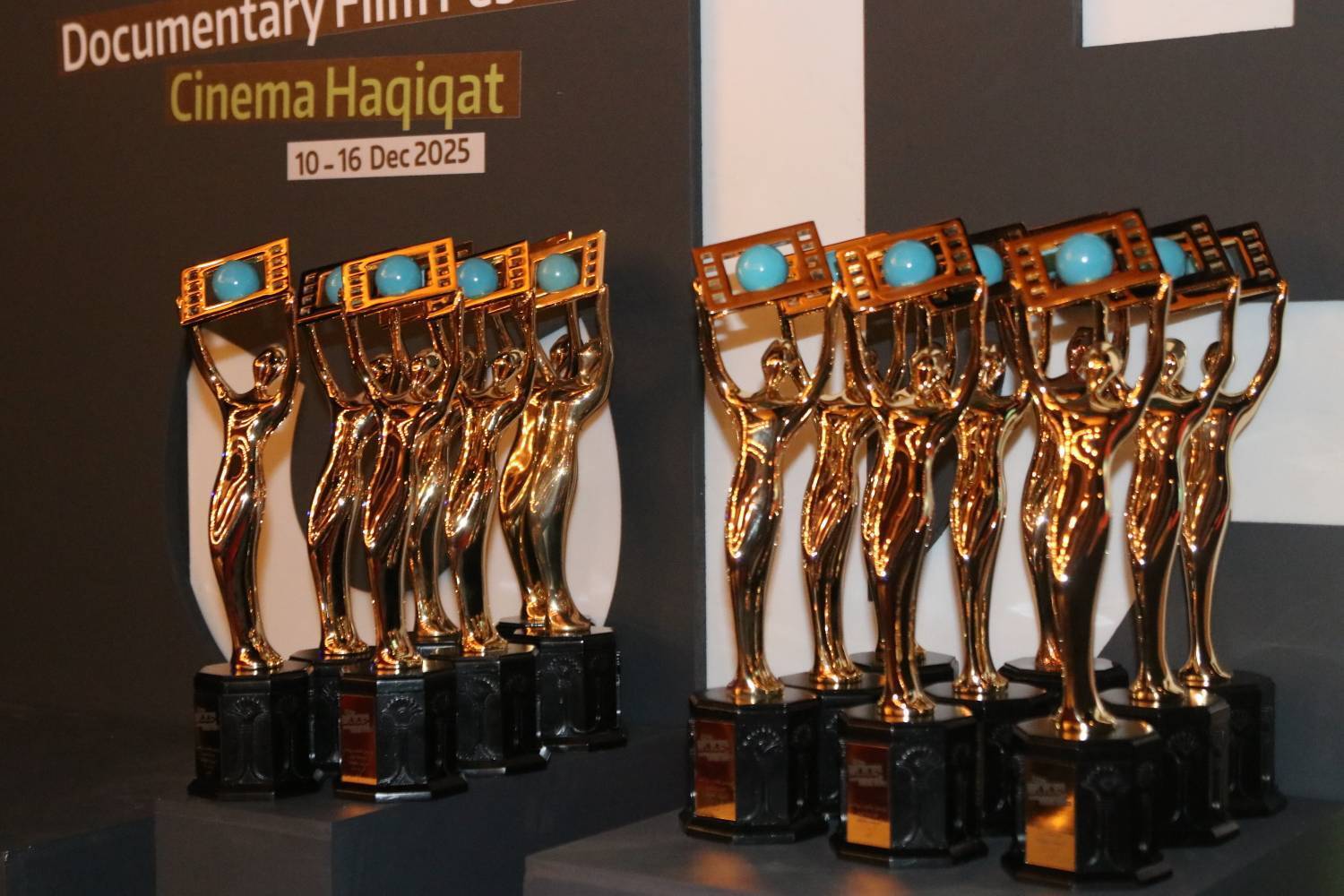 پایان نوزدهمین جشنواره سینماحقیقت/ تندیس نقره ای شهید آوینی جشنواره سینما حقیقت به «ایستاده در کنار تیمز» رسید پایان نوزدهمین جشنواره سینماحقیقت/ تندیس نقره ای شهید آوینی جشنواره سینما حقیقت به «ایستاده در کنار تیمز» رسید