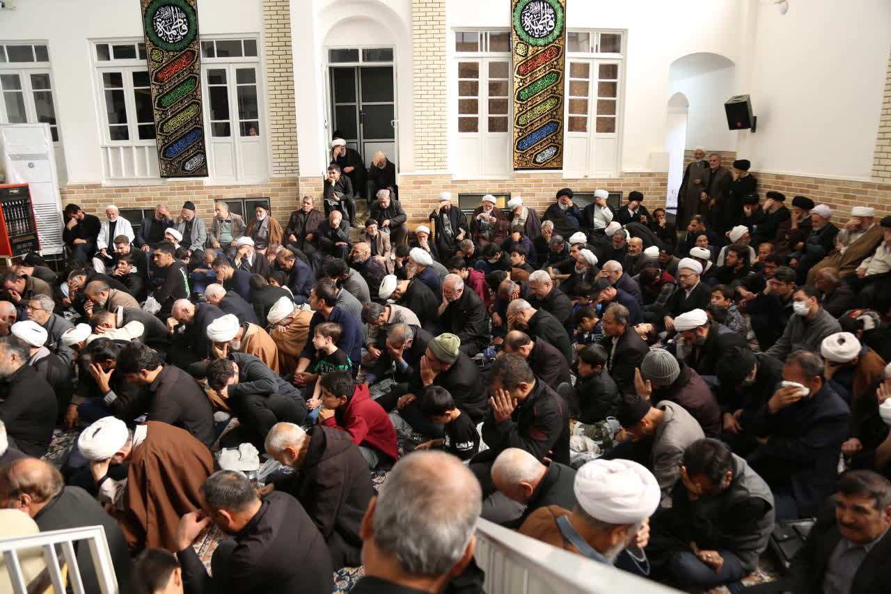 مراسم عزای مادرسادات در بیوت مراجع تقلید برگزار شد/تکمیل نیست مراسم عزای مادرسادات در بیوت مراجع تقلید برگزار شد/تکمیل نیست