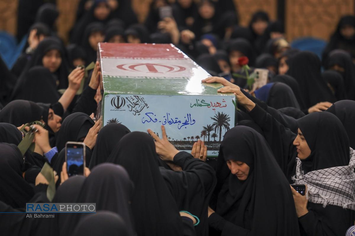 گزارش همایش «طلایه‌داران مقاومت» در جامعةالزهرا////// منتظر عکس