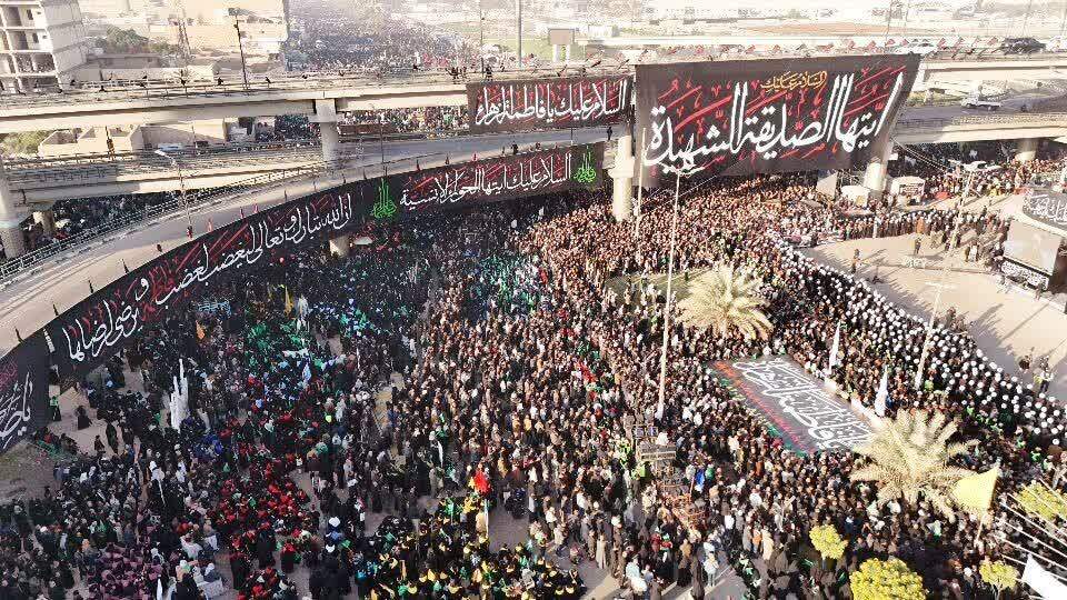 دشمنان از حلقه مخلصان پیرامون علما بیم دارند، نه از خود آنان دشمنان از حلقه مخلصان پیرامون علما بیم دارند، نه از خود آنان