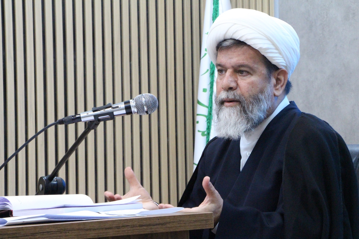 حوزه علمیه همواره در مقابل استعمار و نفوذ فرهنگی ایستاده است