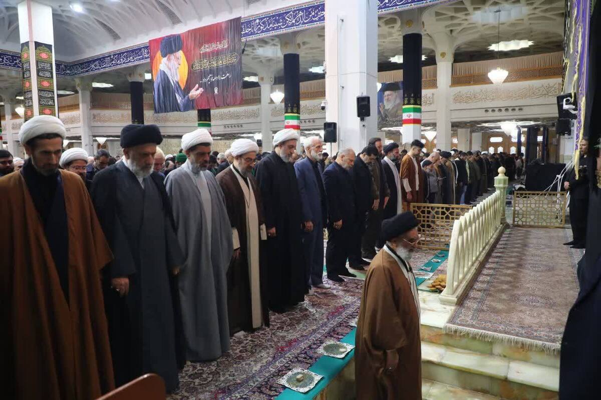 نماز عید فطر در حرم حضرت معصومه اقامه شد