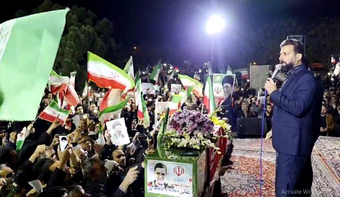 مراسم وداع با پیکر شهید سردار نائینی در کاشان برگزار شد + عکس