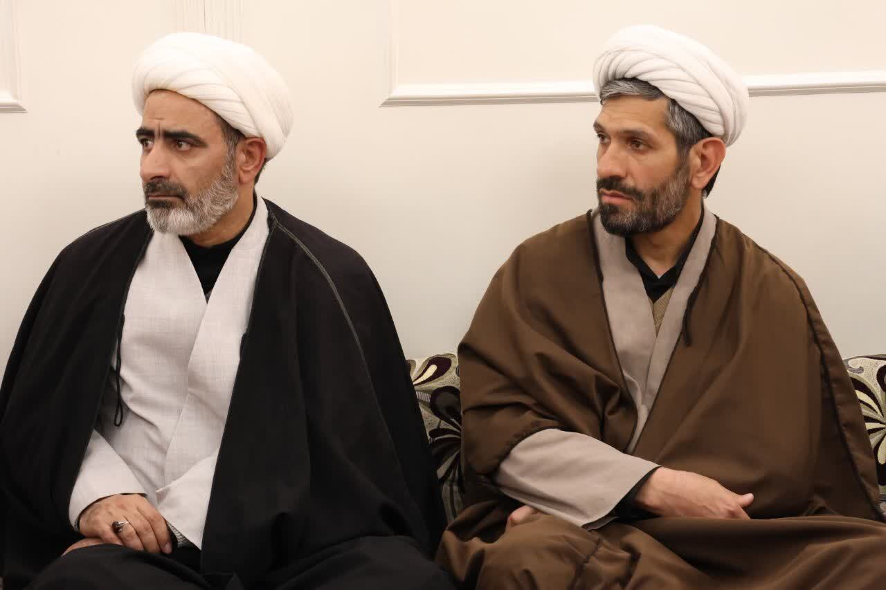 دیدار مسئولان حوزوی آذربایجان شرقی با خانواده شهید محدث‌نیا+ تصاویر