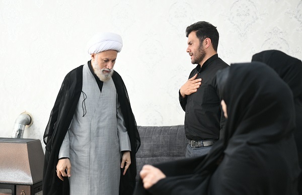 دیدار امام جمعه شیراز با جانبازان و خانواده شهدای جنگ رمضان